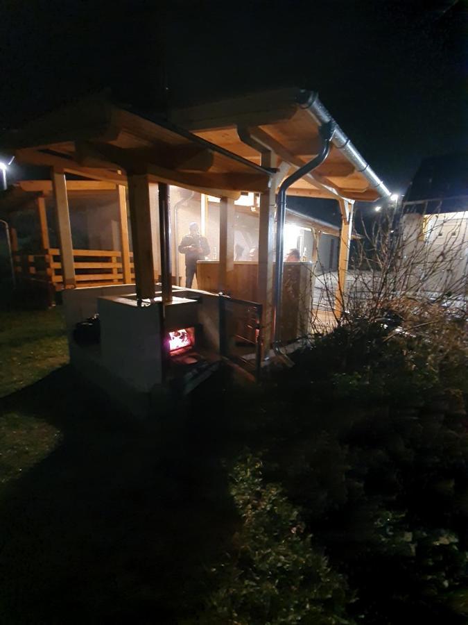 Borkuti Panzio Es Apartman Balatonszárszó Buitenkant foto